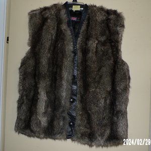 VTG ADOLPH SCHUMAN LILLI ANN BROWN FAUX FUR VEST W/BUTTONS AND POCKETS
